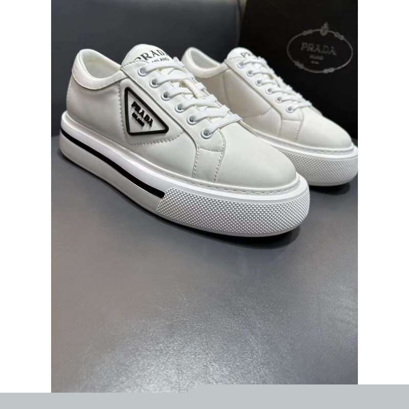 Pra*a casual shoes